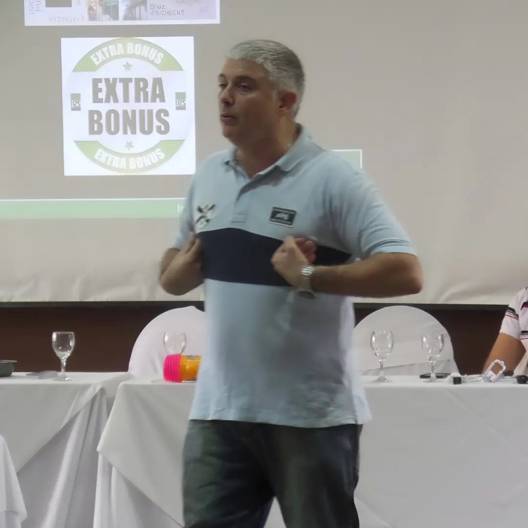 Entrenamiento comercial en vivo con el equipo