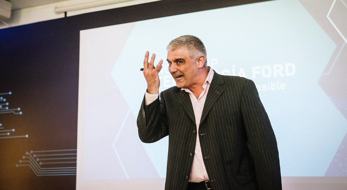 Sesión de coaching uno a uno en contexto profesional